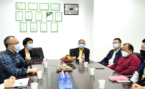 中检丽江公司高总率队慰问中检yth2206游艇会员工