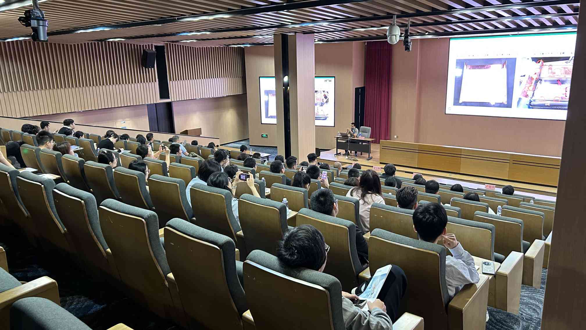 沉要合作丨乐山有源医疗器械产品研发技术赋能专题钻研会成功进行